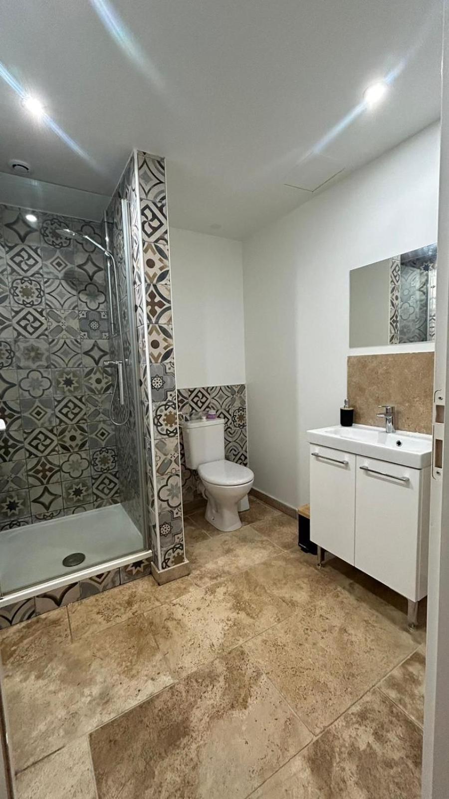 Appartement Paisible Entre Terre Et Mer Cabrieres  Екстериор снимка